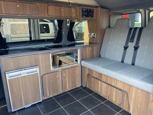 Photo 2 of 2009 09 Reg T5 T30 130PS Automatic Campervan Conversion with Solar and Fiamma