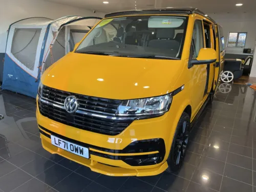 Photo 1 of 2021 71 Reg T6.1 110PS Highline with Rear Camera, Heated Seats and Carpeted Cab
