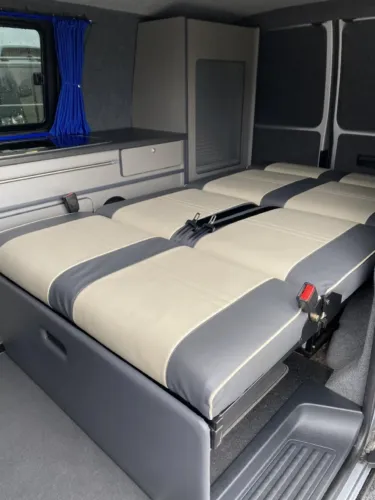 Photo 4 of 2005 05 Reg VW Transporter T5 Trendline 104PS Campervan Conversion