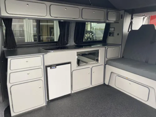 Photo 2 of 2021 21 REG T6.1 LWB 150DSG WITH BUSINESS PACK BRAND NEW TWO TONE CAMPERVAN WITH HEATER AND SOLAR