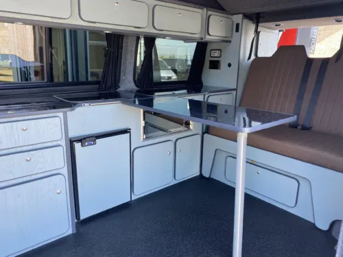 Photo 2 of 2021 21 REG T6.1 LWB 110PS WITH BUSINESS PACK BRAND NEW TWO TONE CAMPERVAN WITH HEATER AND SOLAR