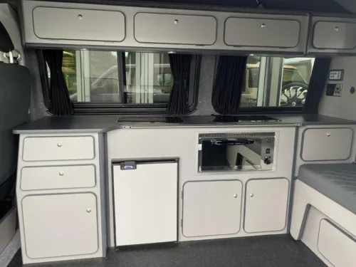 Photo 4 of 2021 21 REG T6.1 LWB 150DSG WITH BUSINESS PACK BRAND NEW TWO TONE CAMPERVAN WITH HEATER AND SOLAR
