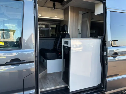 Photo 5 of 2024 74 REG VW CRAFTER CR35 MWB 140PS 8SP AUTO FWD – REAR CAMERA, LED LIGHTS – BRAND NEW ‘EVO KIT’ CONVERSION