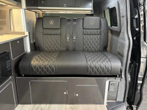Photo 5 of 2026 26 REG VW T7 150PS 8SP AUTOMATIC COMMERCE PRO SWB TAILGATE – ‘OFF GRID’ CONVERSION – FIXED RIB BED – MIDNIGHT BLACK