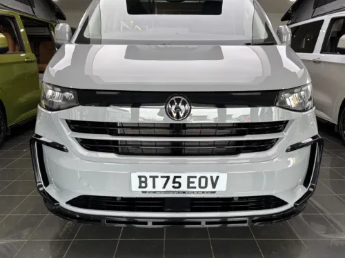 Photo 4 of 2025 75 REG VW T7 150PS 8SP AUTOMATIC COMMERCE PRO SWB TAILGATE – HEATED STEERING WHEEL, LED EXCLUSIVE REAR LIGHTS, ‘STYLE’ FRONT SEATS – BRAND NEW CAMPERVAN CONVERSION – FIXED RIB BED