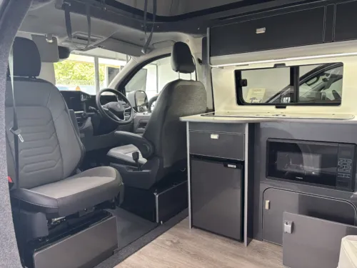 Photo 3 of 2025 75 REG VW T7 150PS 8SP AUTOMATIC COMMERCE PRO SWB TAILGATE – HEATED STEERING WHEEL, LED EXCLUSIVE REAR LIGHTS, ‘STYLE’ FRONT SEATS – BRAND NEW “JOURNEY” CAMPERVAN CONVERSION – FIXED RIB BED