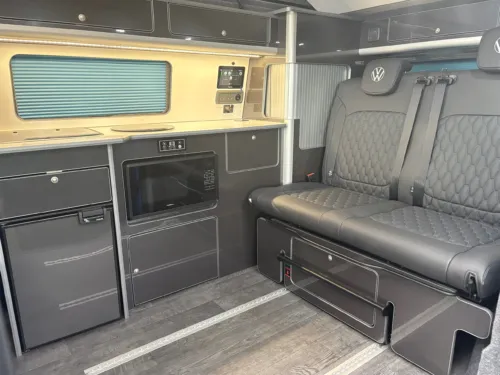 Photo 2 of 2026 26 REG VW T7 T32 4 MOTION 150PS 8SP AUTOMATIC COMMERCE PRO SWB TAILGATE – ‘OFF GRID’ CONVERSION – MOBIFRAME BED ON RAILS – MID BLUE
