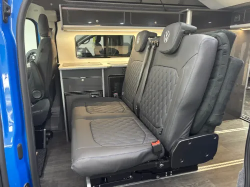 Photo 5 of 2026 26 REG VW T7 T32 4 MOTION 150PS 8SP AUTOMATIC COMMERCE PRO SWB TAILGATE – ‘OFF GRID’ CONVERSION – MOBIFRAME BED ON RAILS – MID BLUE