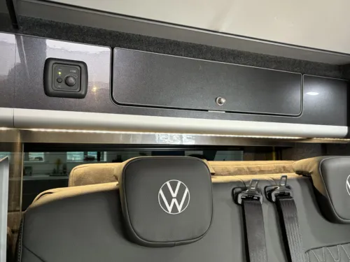 Photo 5 of 2026 26 REG VW T7 T32 4 MOTION 150PS 8SP AUTOMATIC COMMERCE PRO SWB TAILGATE – STANDARD CONVERSION – MOBIFRAME BED ON RAILS – WARM GREEN