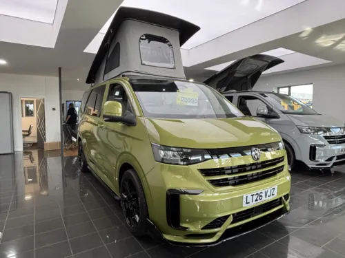 Photo 3 of 2026 26 REG VW T7 T32 4 MOTION 150PS 8SP AUTOMATIC COMMERCE PRO SWB TAILGATE – STANDARD CONVERSION – MOBIFRAME BED ON RAILS – WARM GREEN