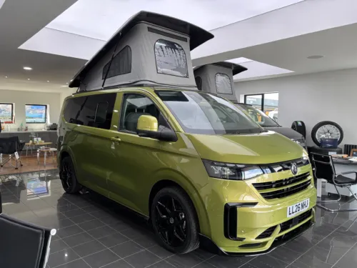 Photo 3 of 2026 26 REG VW T7 150PS 8SP AUTO COMMERCE PRO SWB TAILGATE – STANDARD CONVERSION – FIXED RIB BED – WARM GREEN