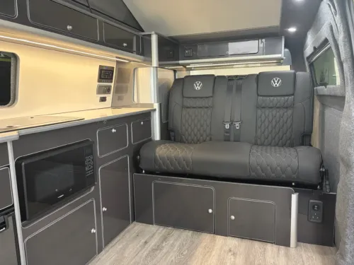 Photo 5 of 2026 26 REG VW T7 170PS 8SP AUTOMATIC COMMERCE PRO LWB TAILGATE – CLASSIC CONVERSION – FIXED RIB BED – WARM GREEN