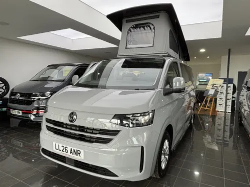 Photo 1 of 2026 26 REG VW T7 170PS 8SP AUTO COMMERCE PRO SWB TAILGATE – STANDARD CONVERSION* – FIXED RIB BED – STONE GREY