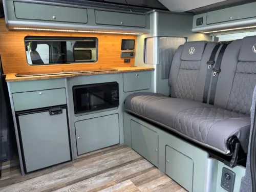 Photo 2 of 2026 26 REG VW T7 150PS 8SP AUTO COMMERCE PRO SWB TAILGATE – STANDARD CONVERSION – FIXED RIB BED – WARM GREEN