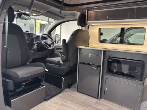 Photo 4 of 2026 26 REG VW T7 170PS 8SP AUTO COMMERCE PRO SWB TAILGATE – STANDARD CONVERSION* – FIXED RIB BED – STONE GREY