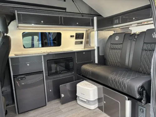 Photo 4 of 2026 26 REG VW T7 150PS 8SP AUTOMATIC COMMERCE PRO SWB TAILGATE – CLASSIC CONVERSION – FIXED RIB BED – WARM GREEN